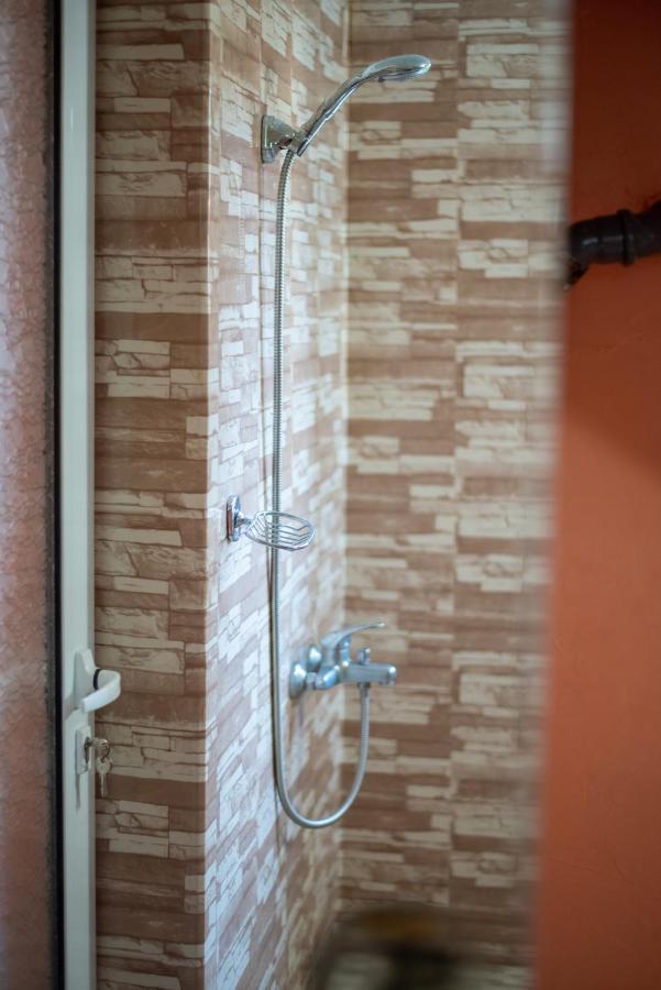 ספרבה בניה Danailovi Guest House מראה חיצוני תמונה