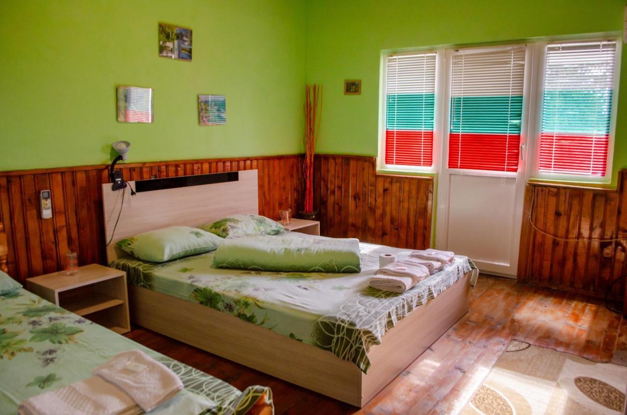 ספרבה בניה Danailovi Guest House מראה חיצוני תמונה
