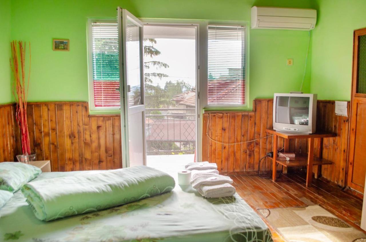 ספרבה בניה Danailovi Guest House מראה חיצוני תמונה