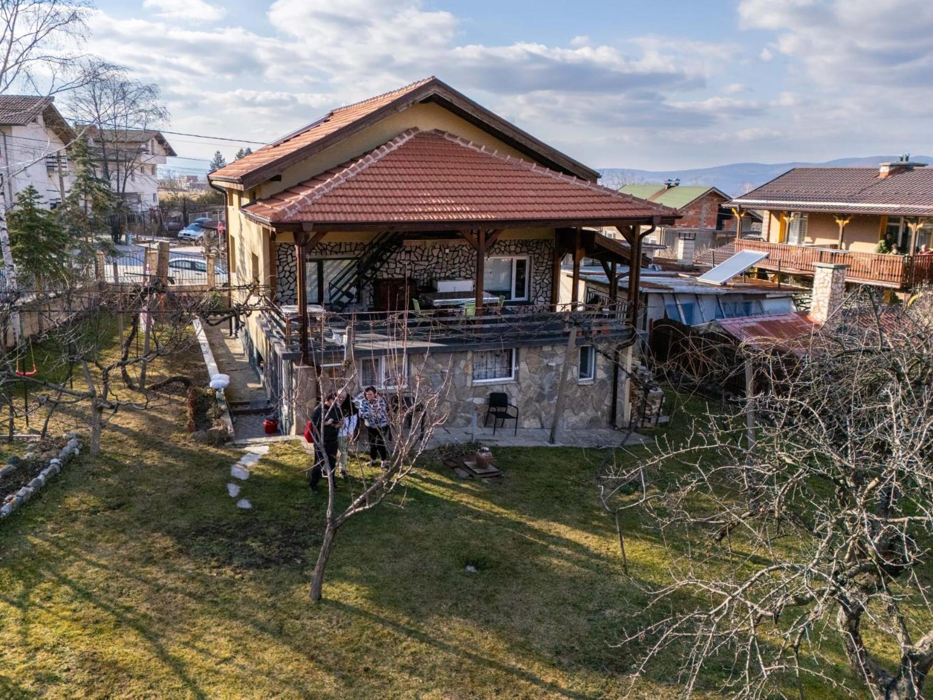 ספרבה בניה Danailovi Guest House מראה חיצוני תמונה