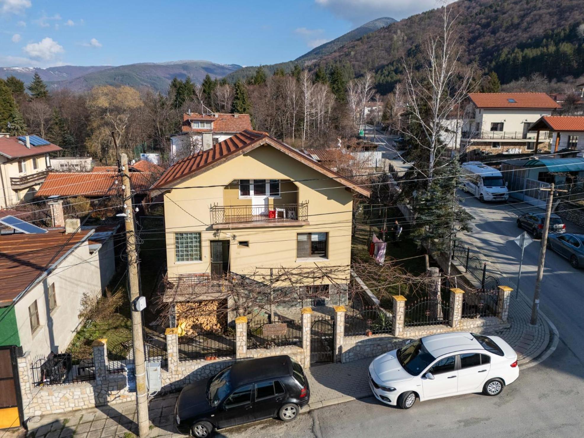 ספרבה בניה Danailovi Guest House מראה חיצוני תמונה